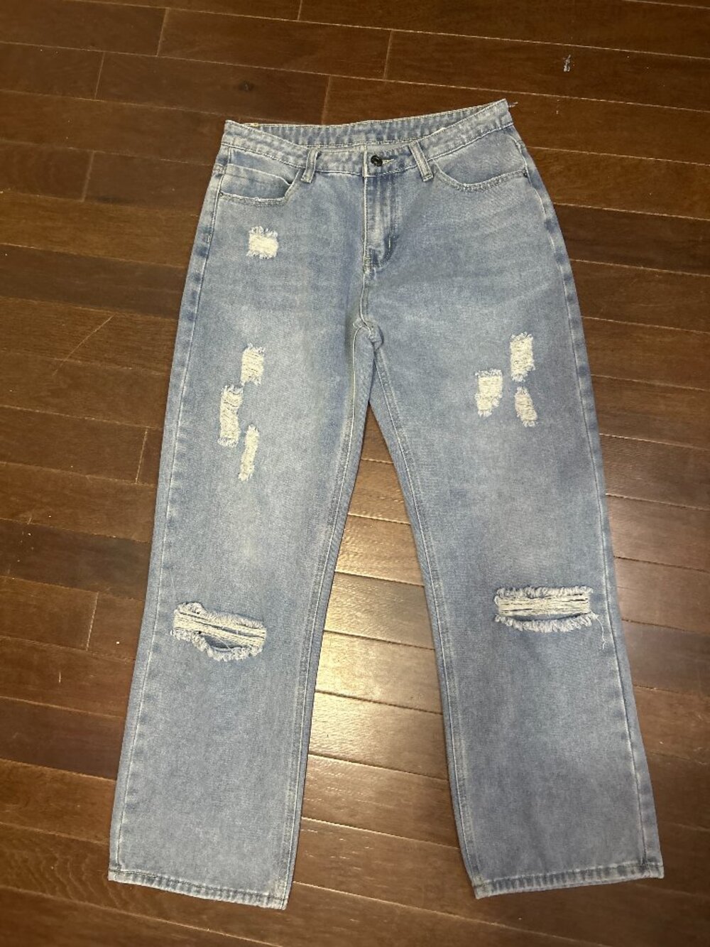 WOMEN'S LIGHT WASH DISTRESSED RIPPED STRAIGHT LEG JEANS